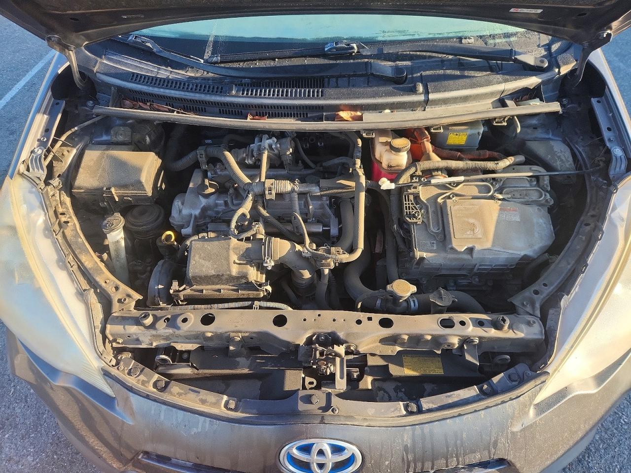 2012 TOYOTA PRIUS C FOUR photo 21