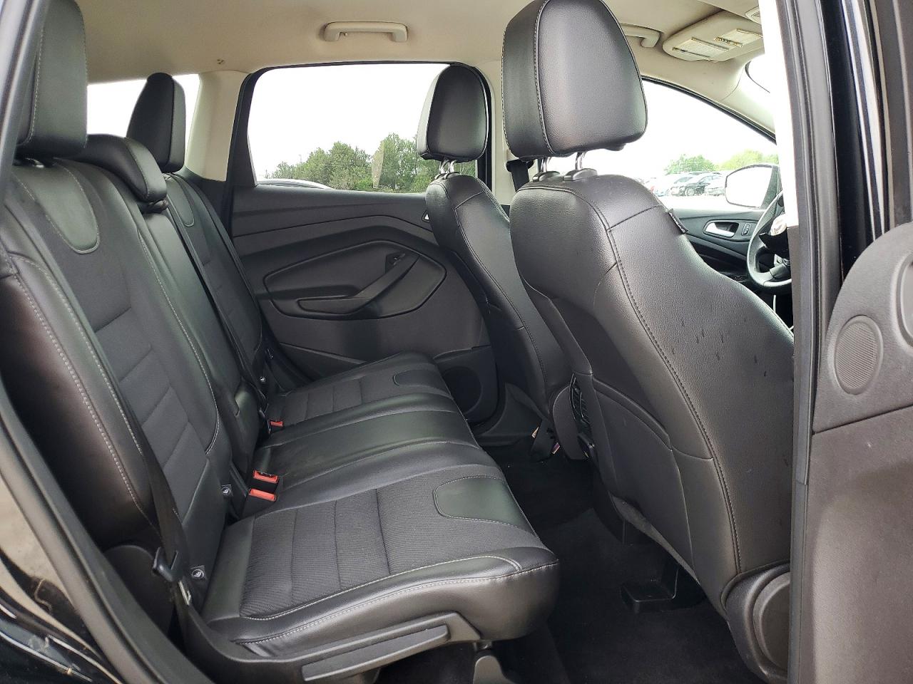 2016 FORD ESCAPE SE photo 31