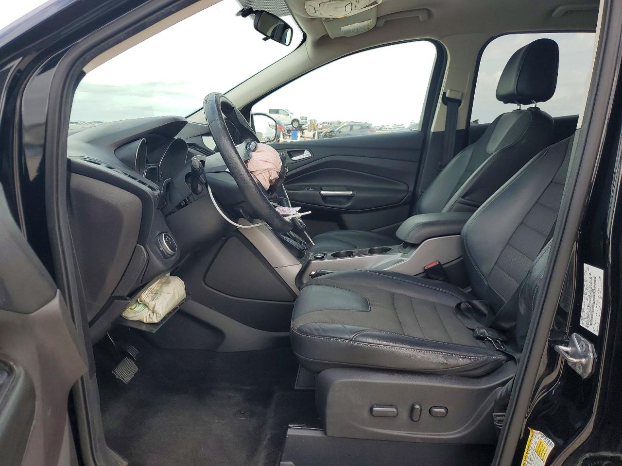 2016 FORD ESCAPE SE photo 19