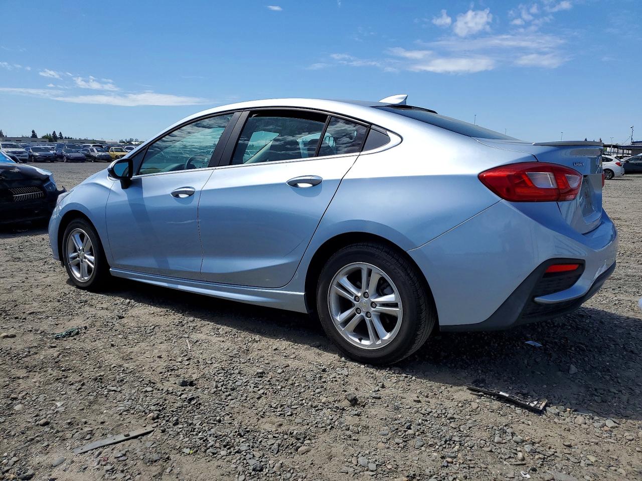 2017 CHEVROLET CRUZE LT photo 3