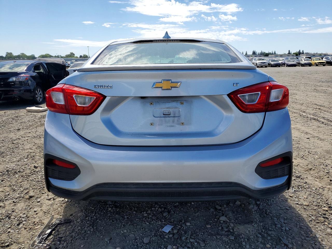 2017 CHEVROLET CRUZE LT photo 11