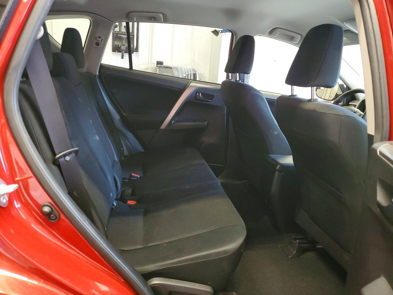 2016 TOYOTA RAV4 LE photo 11