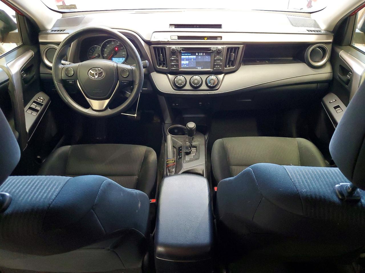 2016 TOYOTA RAV4 LE photo 8