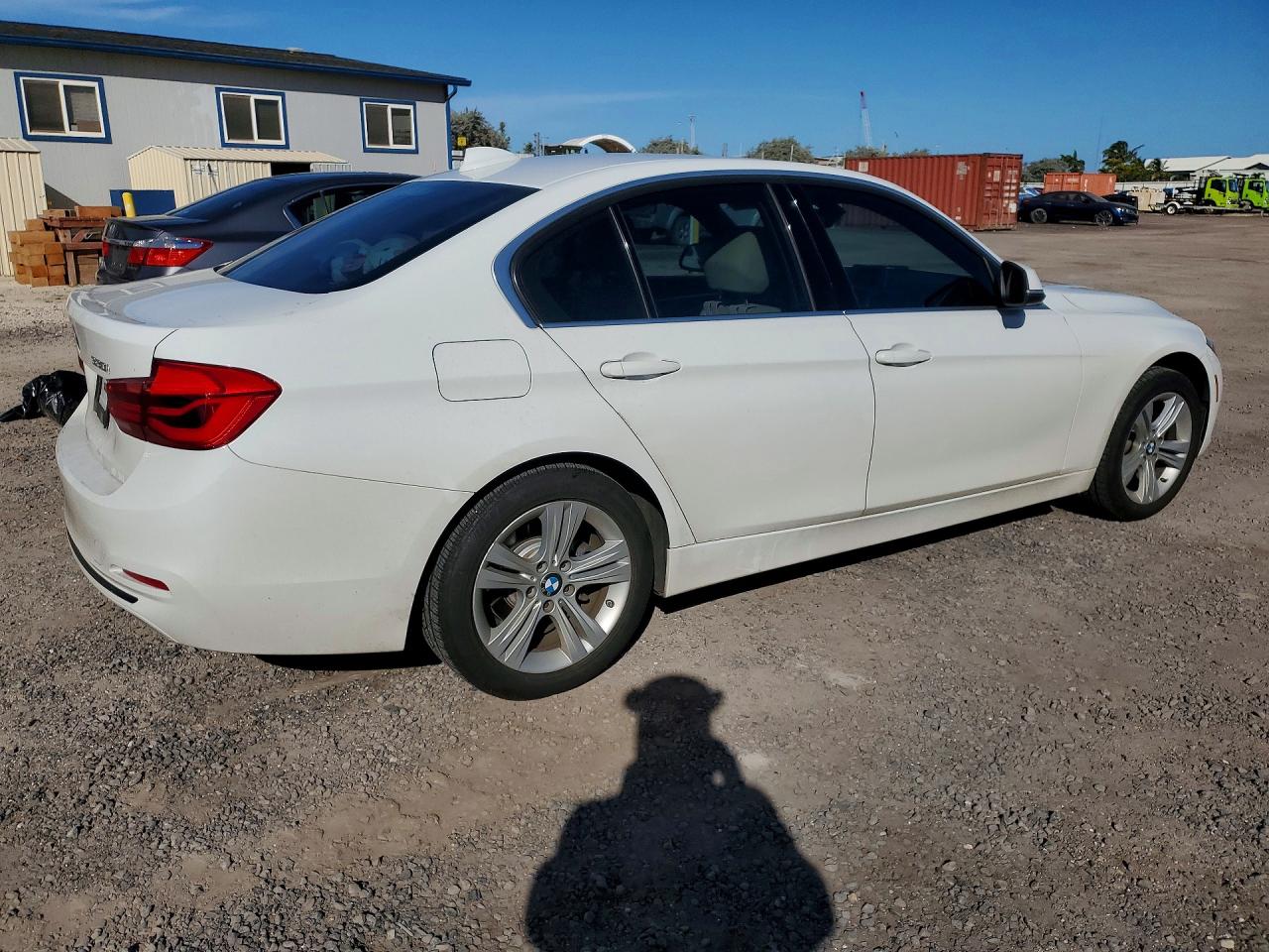 2017 BMW 330 I photo 3