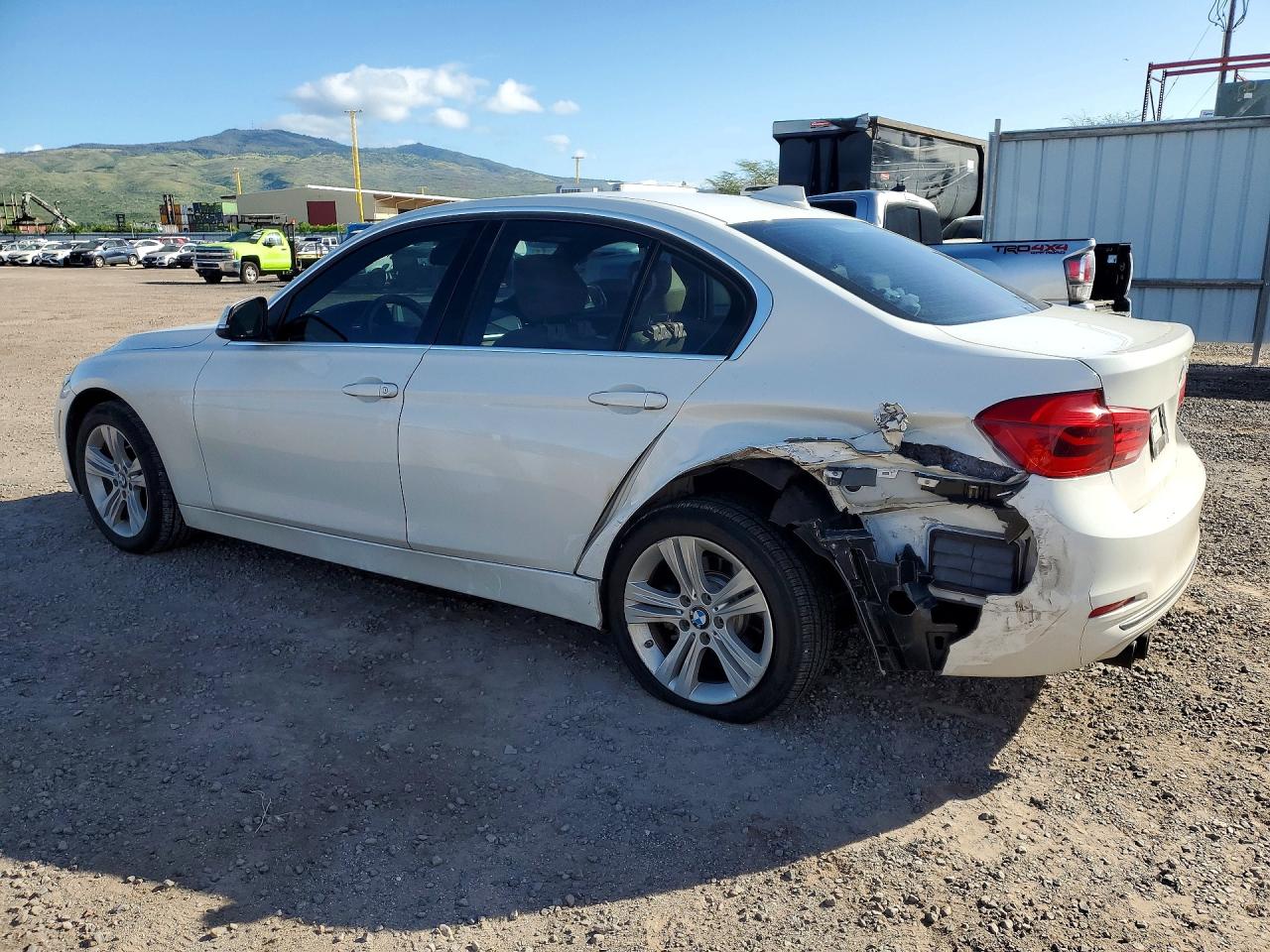 2017 BMW 330 I photo 2