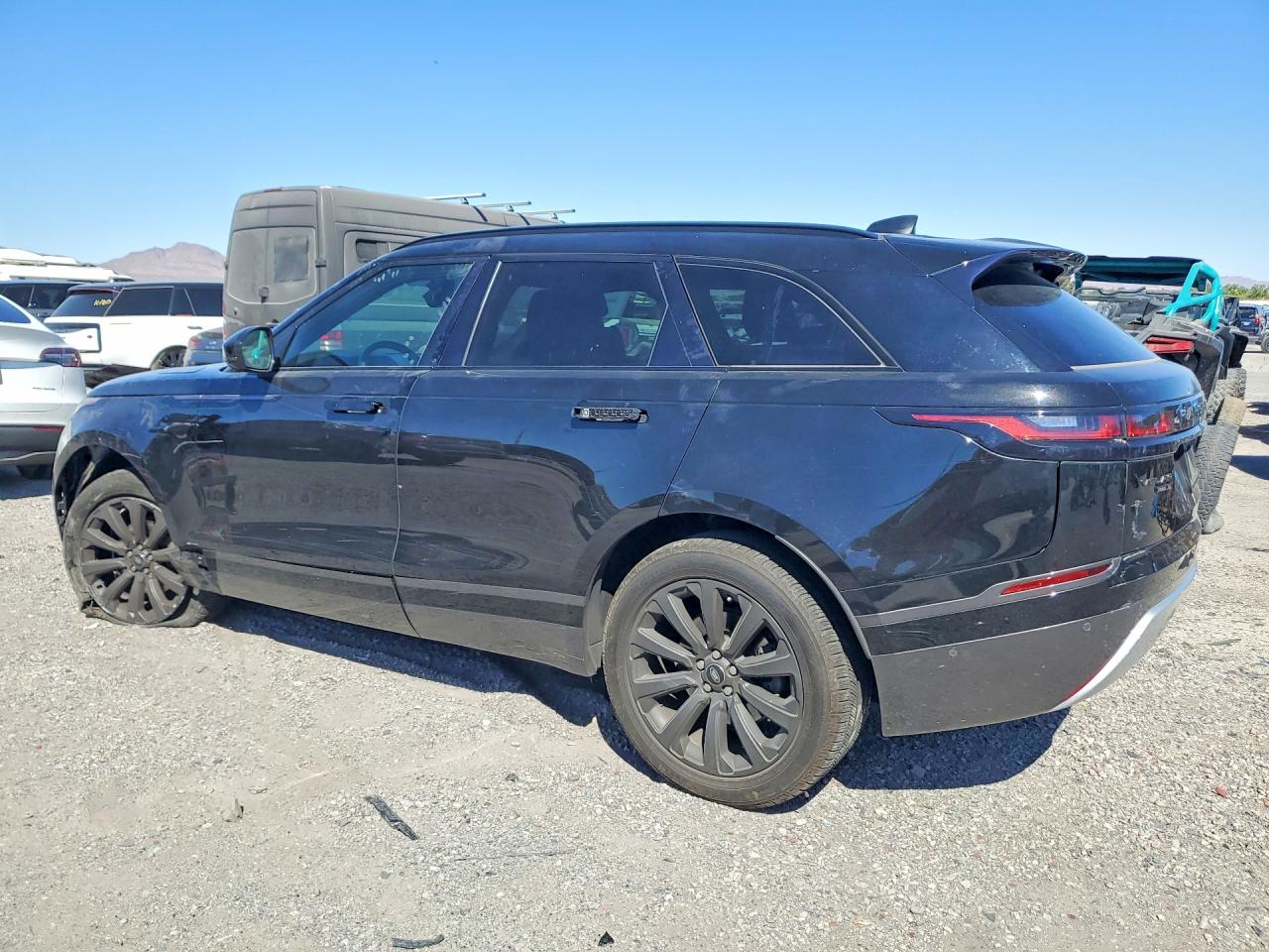 2019 LAND ROVER RANGE ROVER VELAR R-DYNAMIC SE photo 3