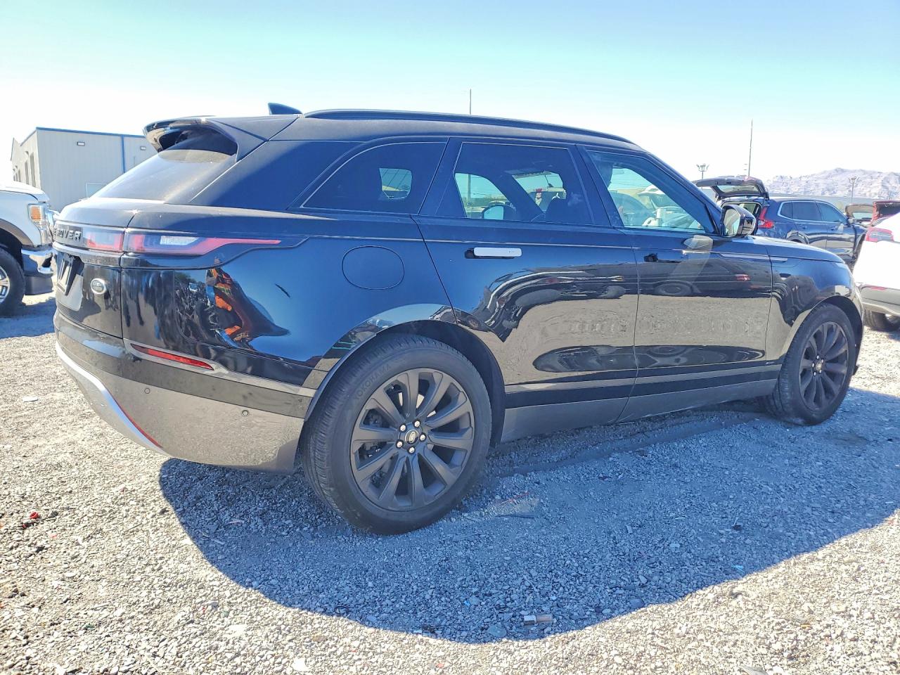 2019 LAND ROVER RANGE ROVER VELAR R-DYNAMIC SE photo 5