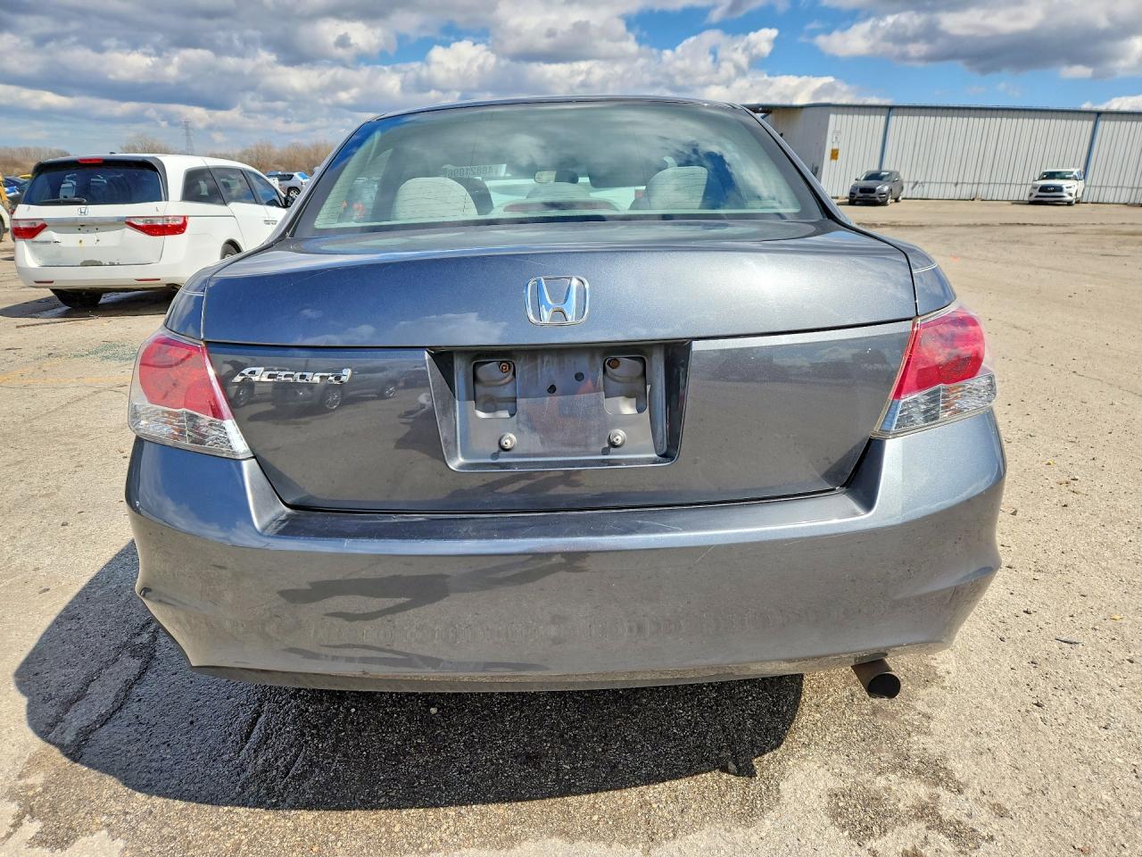 2010 HONDA ACCORD LX photo 11