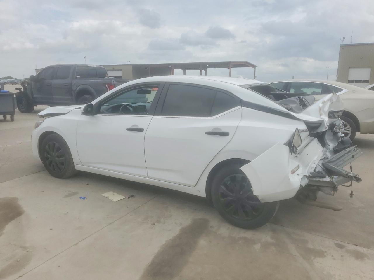 2024 NISSAN SENTRA S photo 3