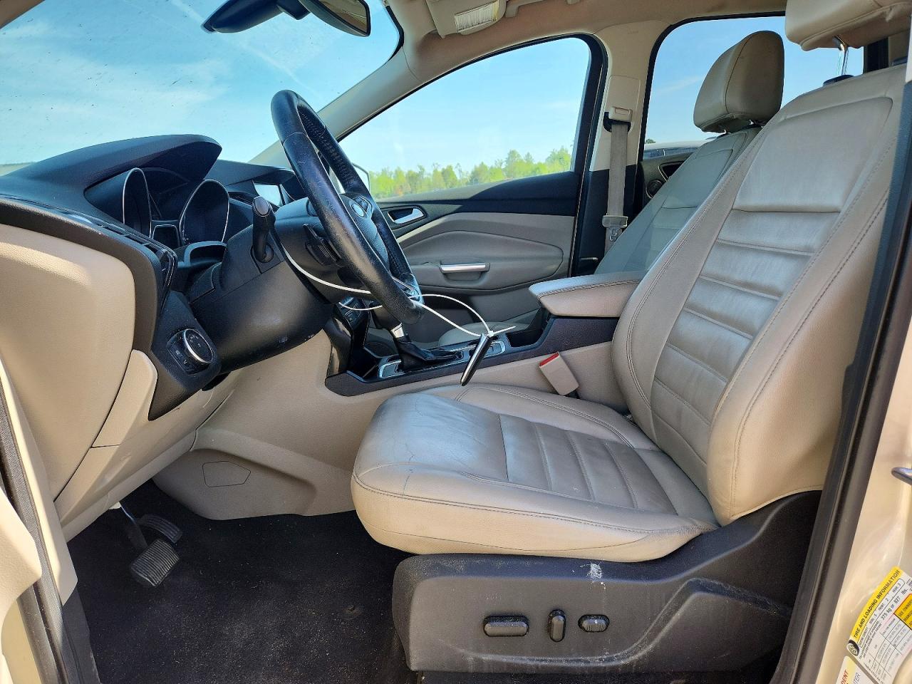 2017 FORD ESCAPE photo 19