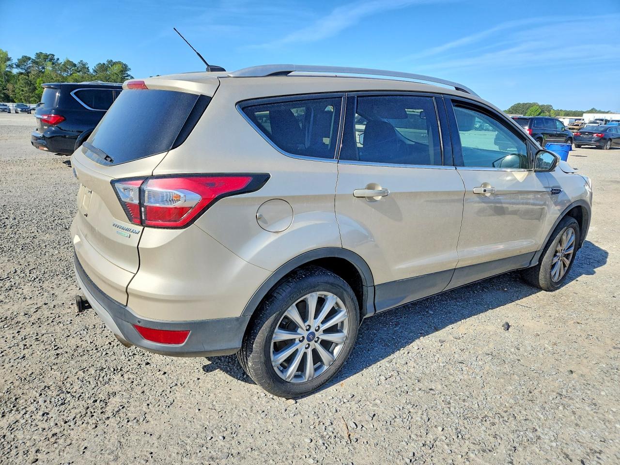 2017 FORD ESCAPE photo 7