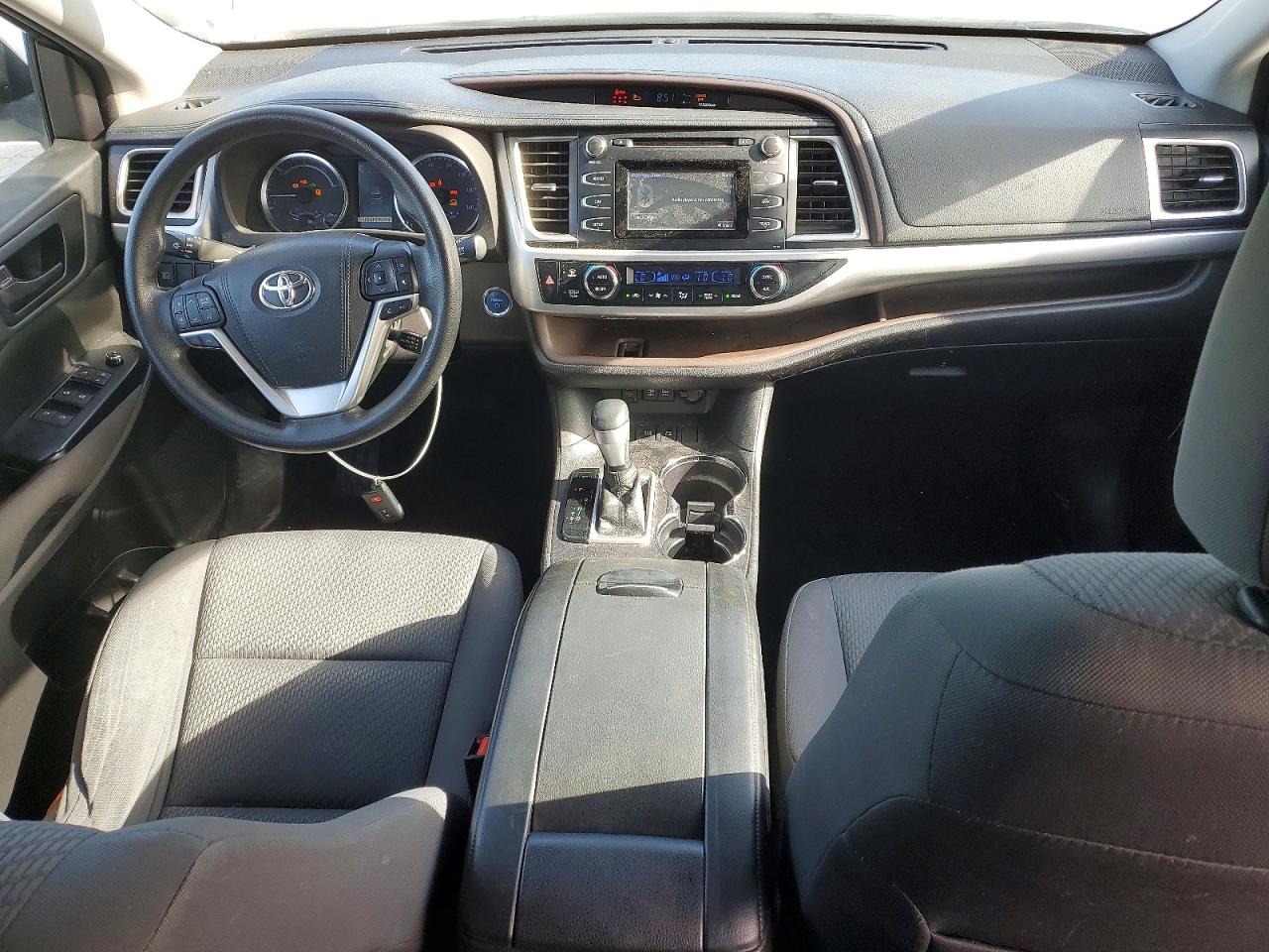 2018 TOYOTA HIGHLANDER HYBRID LE photo 15