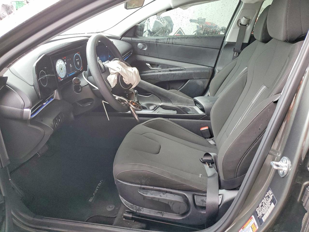 2024 HYUNDAI ELANTRA SEL photo 13