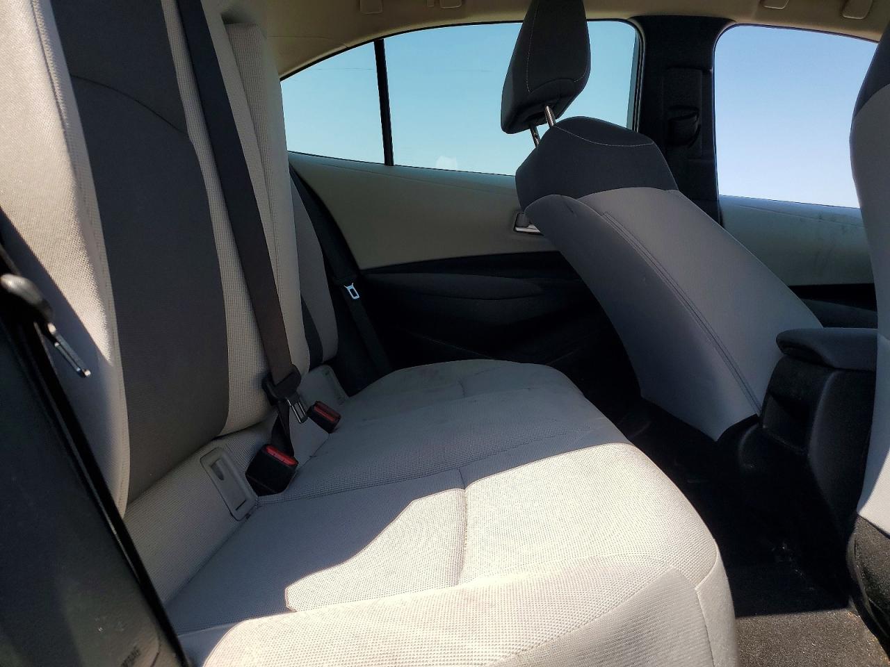 2021 TOYOTA COROLLA LE photo 19
