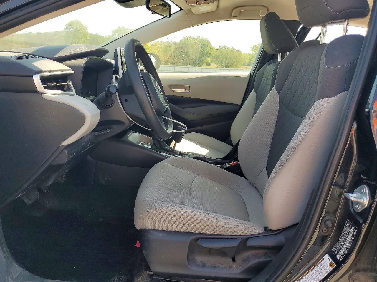 2021 TOYOTA COROLLA LE photo 13