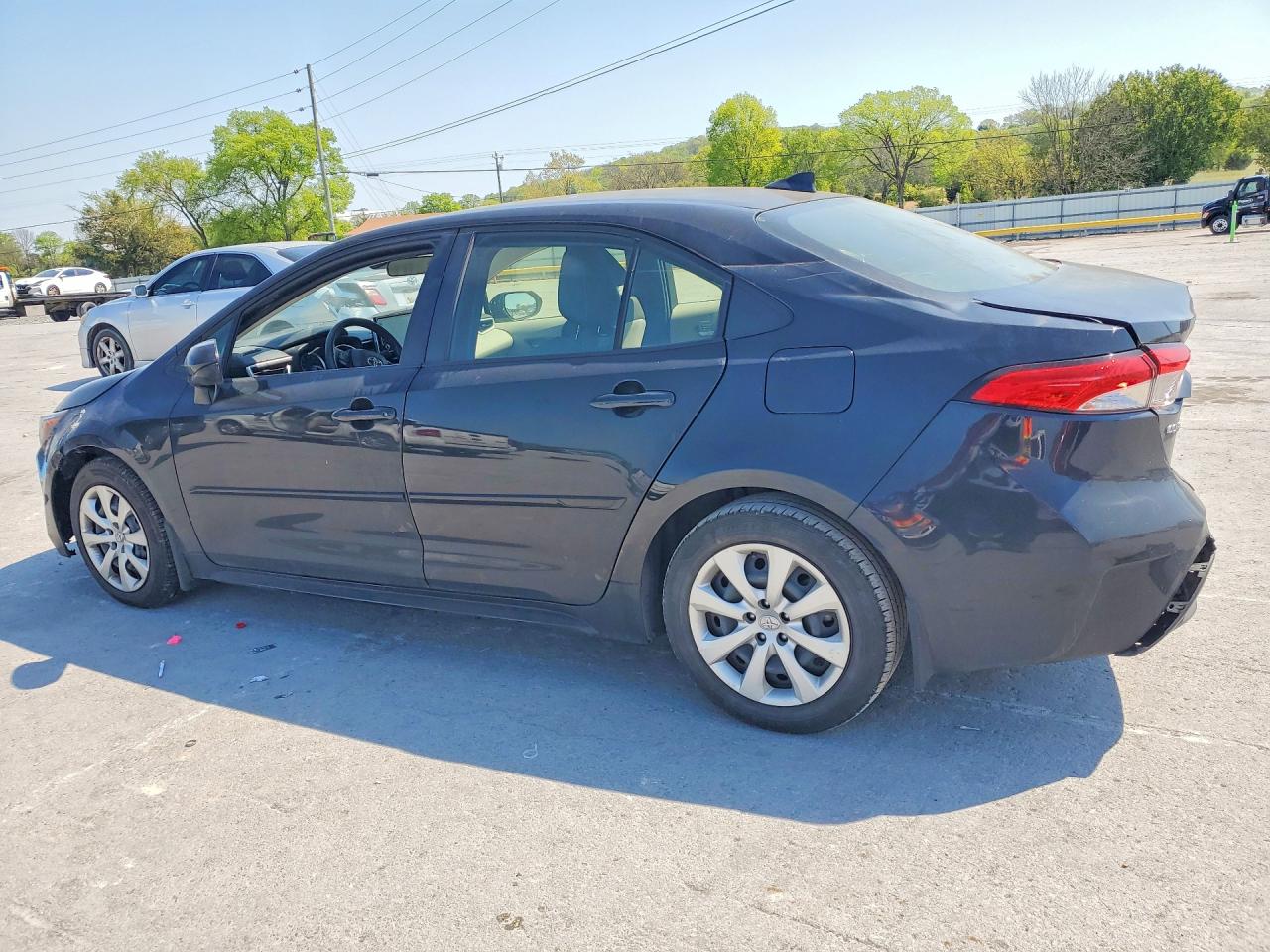 2021 TOYOTA COROLLA LE photo 3