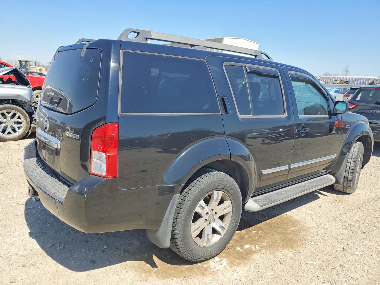 2012 NISSAN PATHFINDER S photo 3