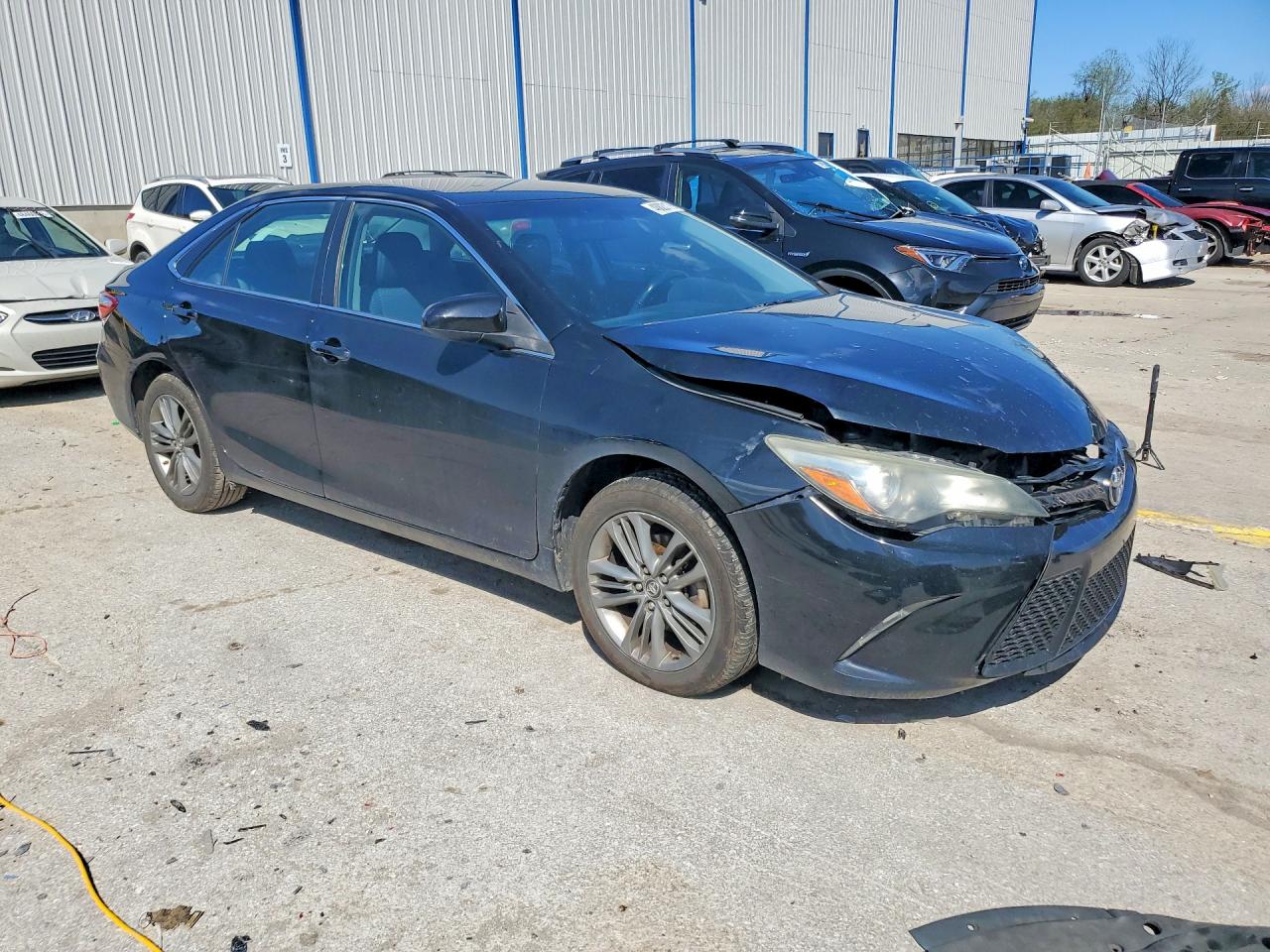 2015 TOYOTA CAMRY SE photo 4