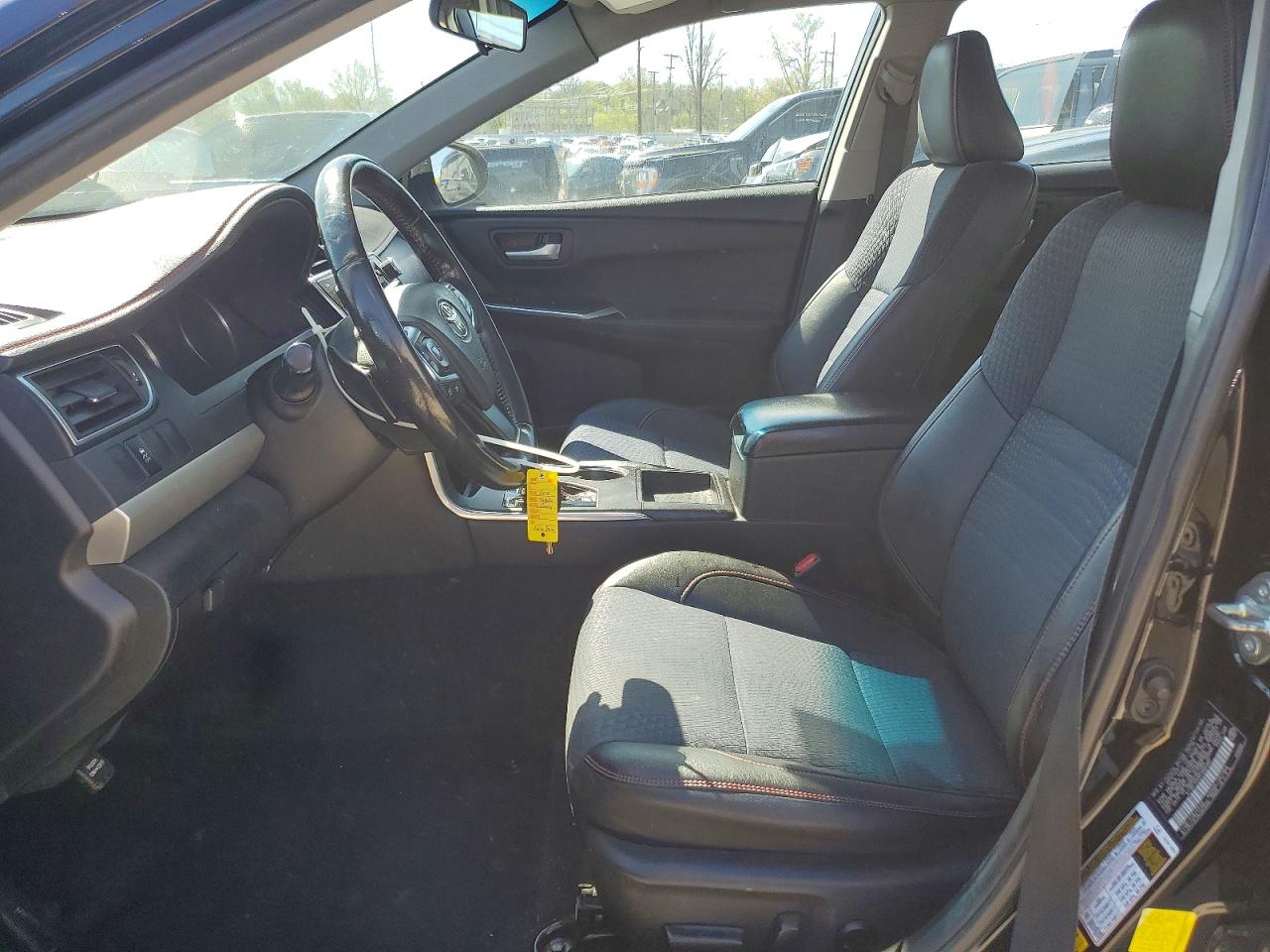 2015 TOYOTA CAMRY SE photo 7