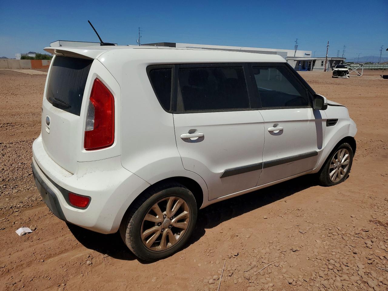 2013 KIA SOUL + photo 3