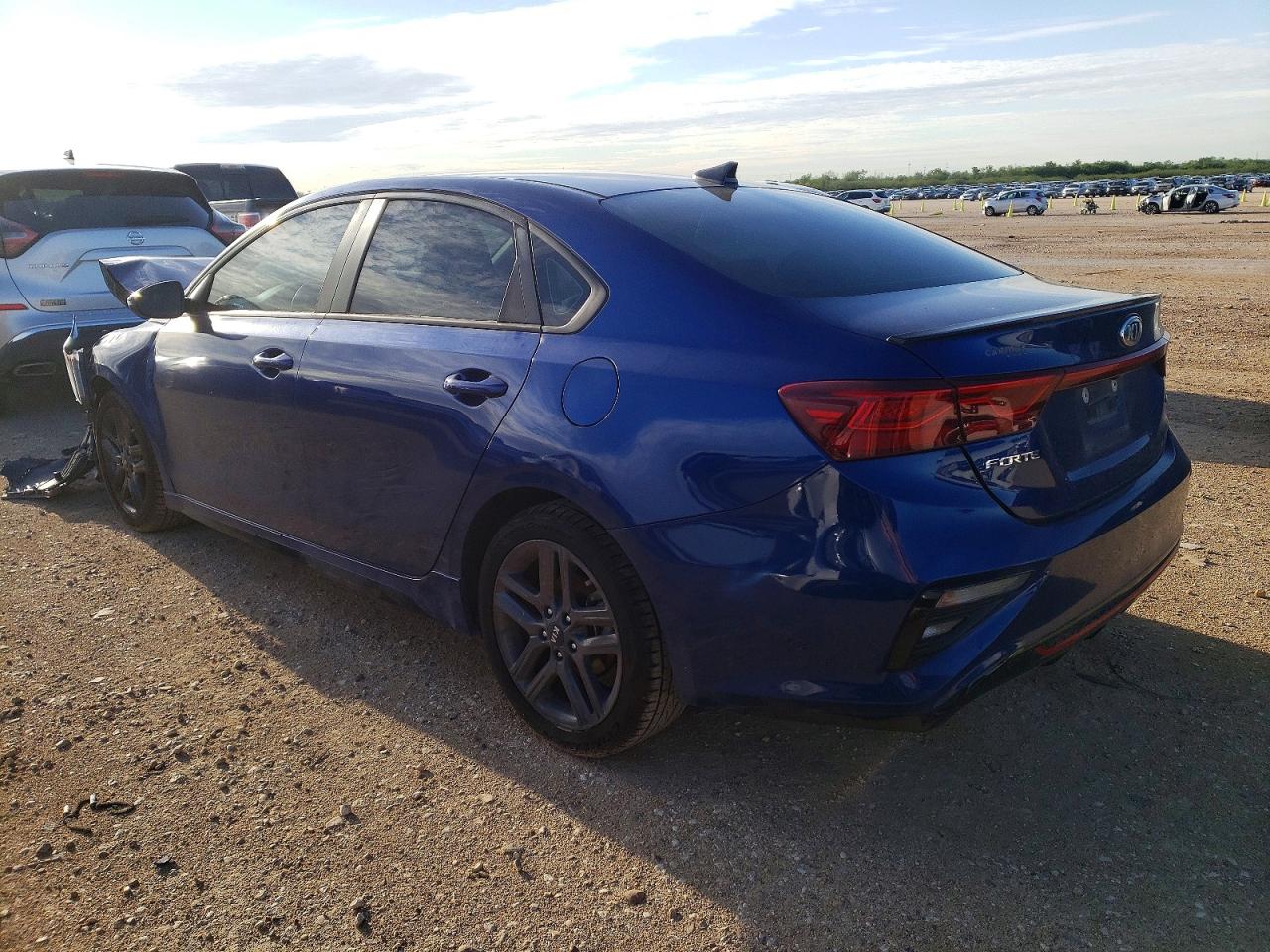 2021 KIA FORTE GT-LINE photo 3