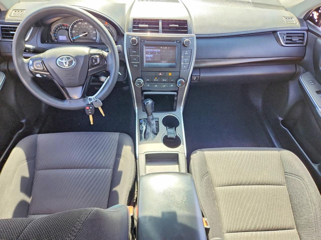 2015 TOYOTA CAMRY LE photo 22