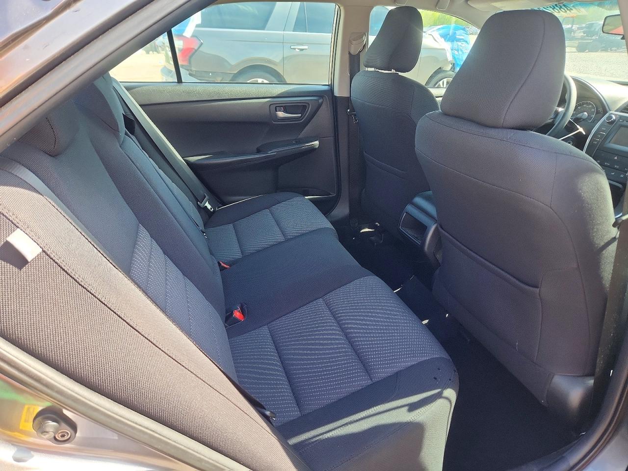 2015 TOYOTA CAMRY LE photo 28
