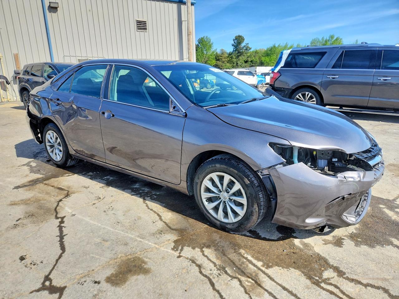 2015 TOYOTA CAMRY LE photo 10