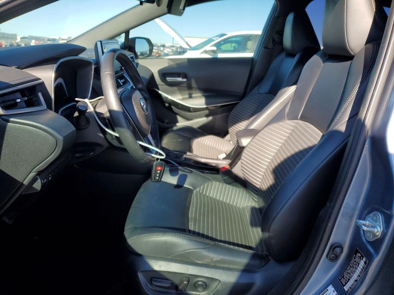 2020 TOYOTA COROLLA XSE photo 13
