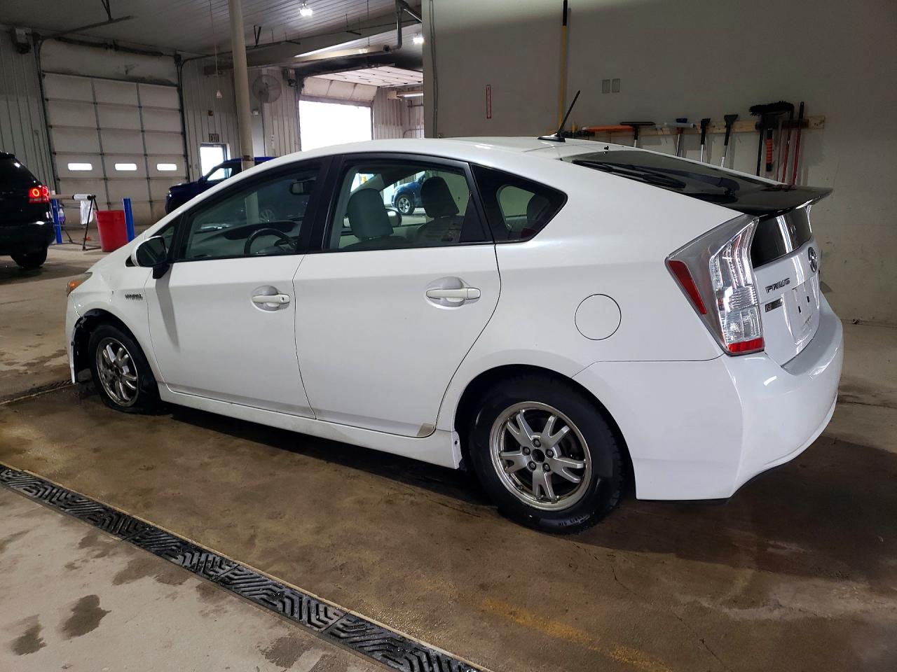 2010 TOYOTA PRIUS IV photo 3