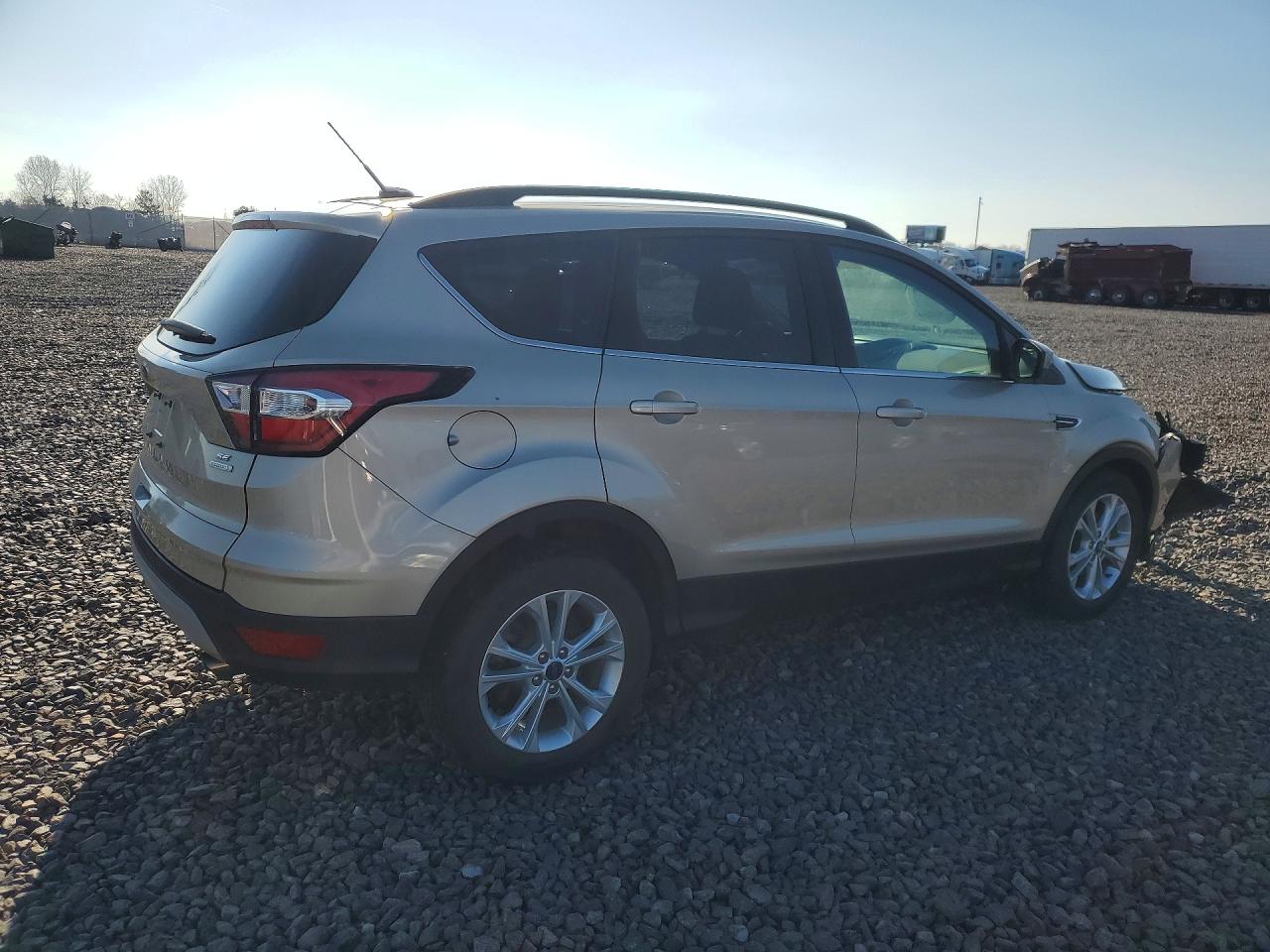 2017 FORD ESCAPE SE photo 5