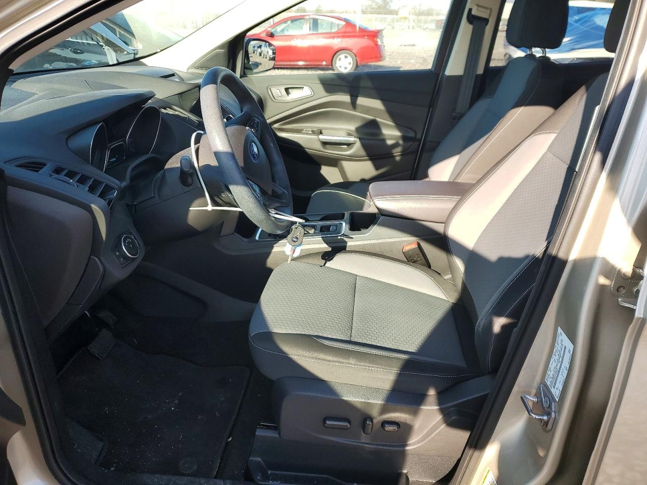 2017 FORD ESCAPE SE photo 13