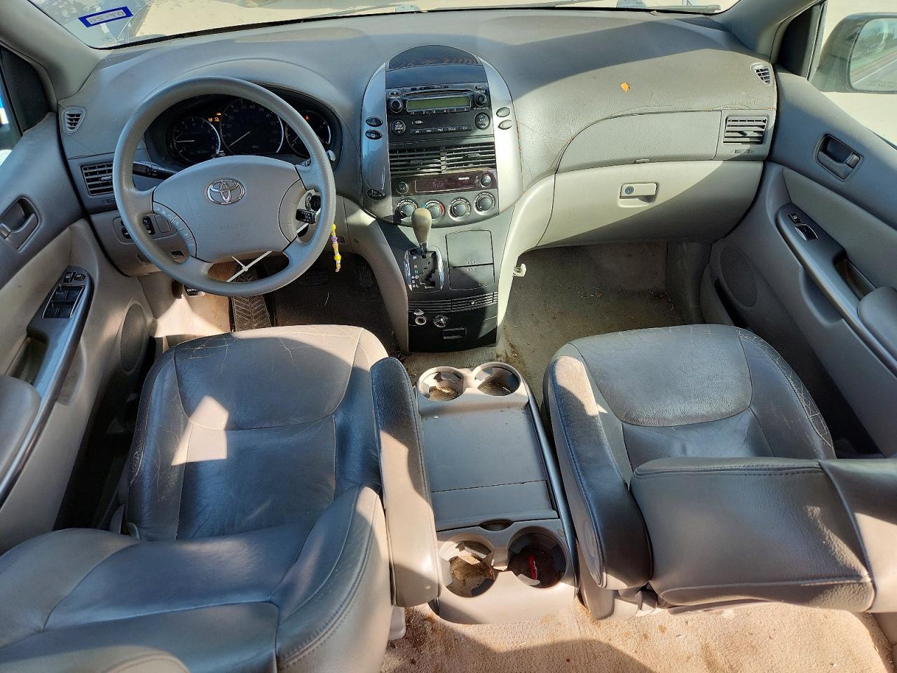 2006 TOYOTA SIENNA LE 8 PASSENGER photo 15