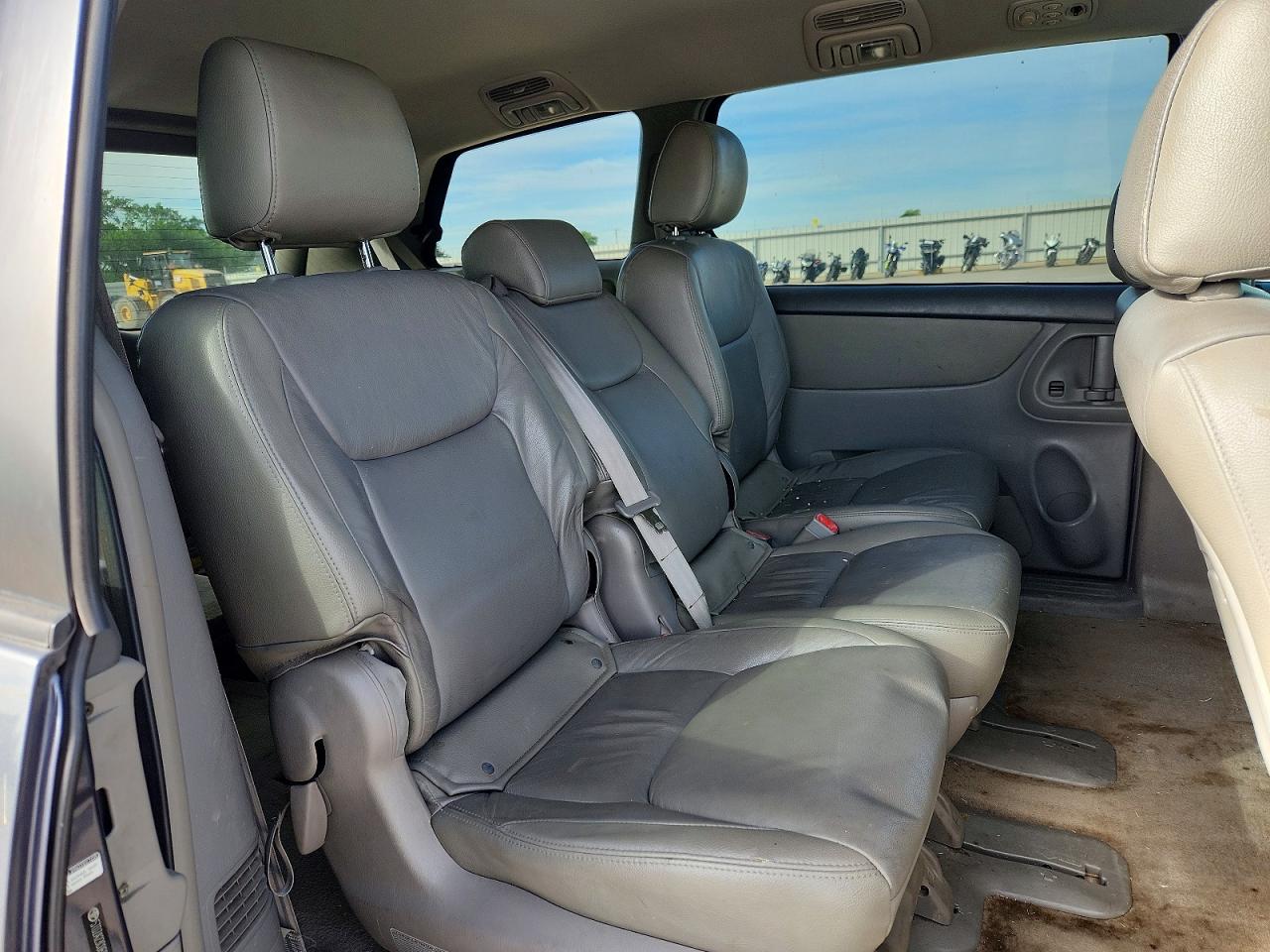 2006 TOYOTA SIENNA LE 8 PASSENGER photo 21