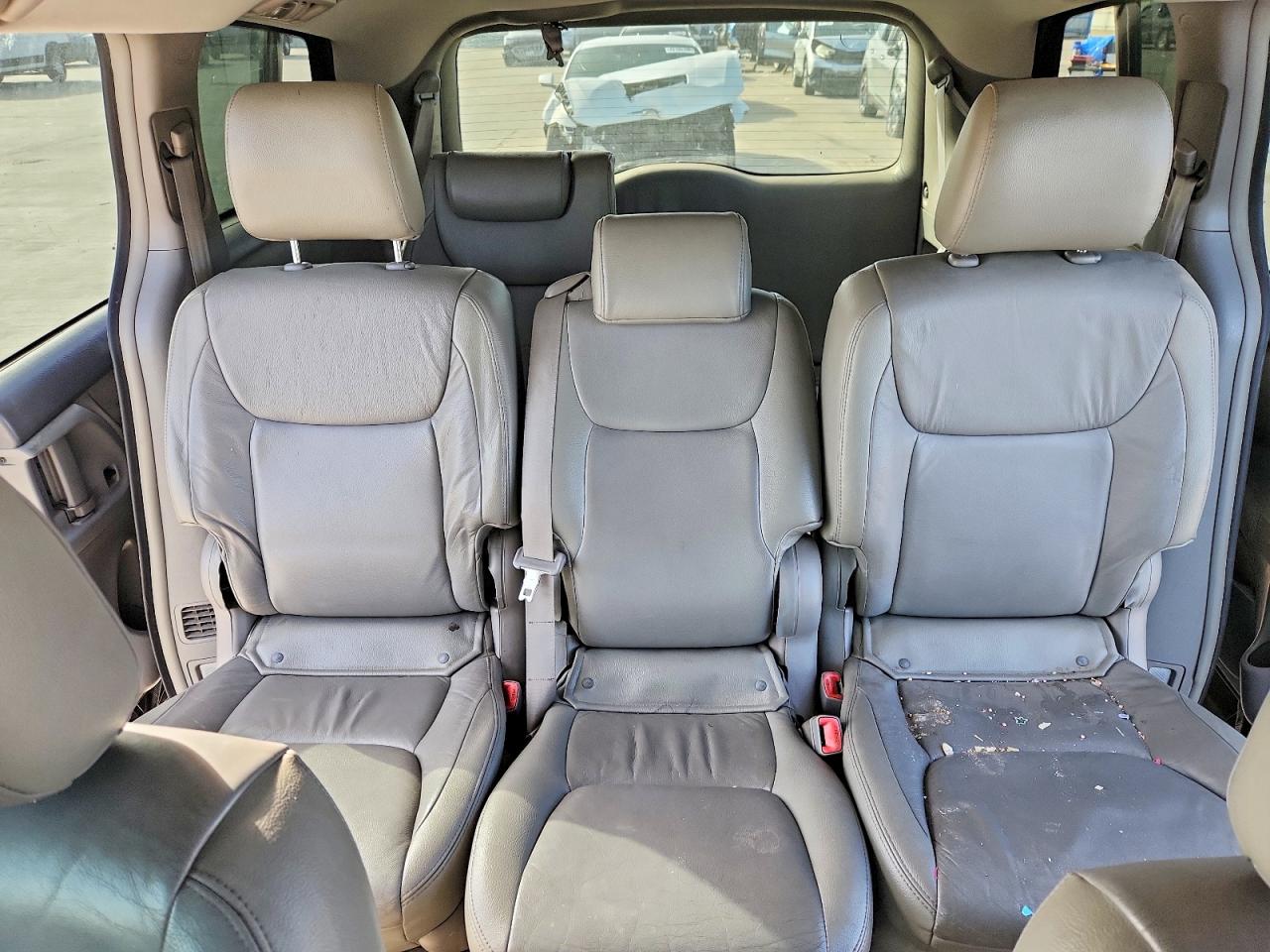 2006 TOYOTA SIENNA LE 8 PASSENGER photo 19