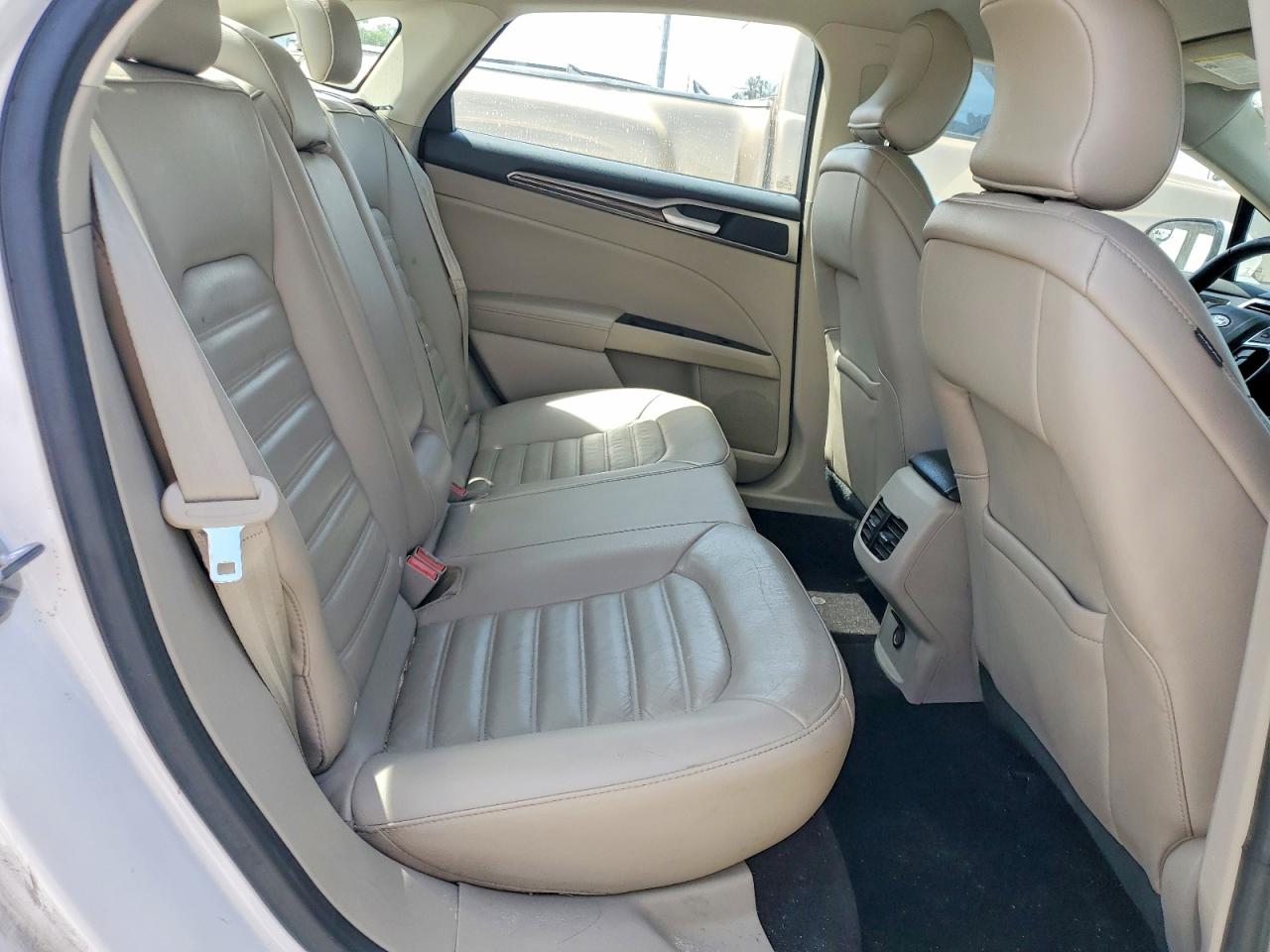 2017 FORD FUSION SE photo 19
