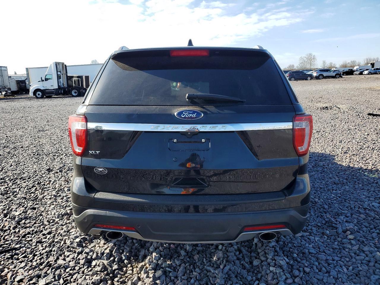 2018 FORD EXPLORER XLT photo 11