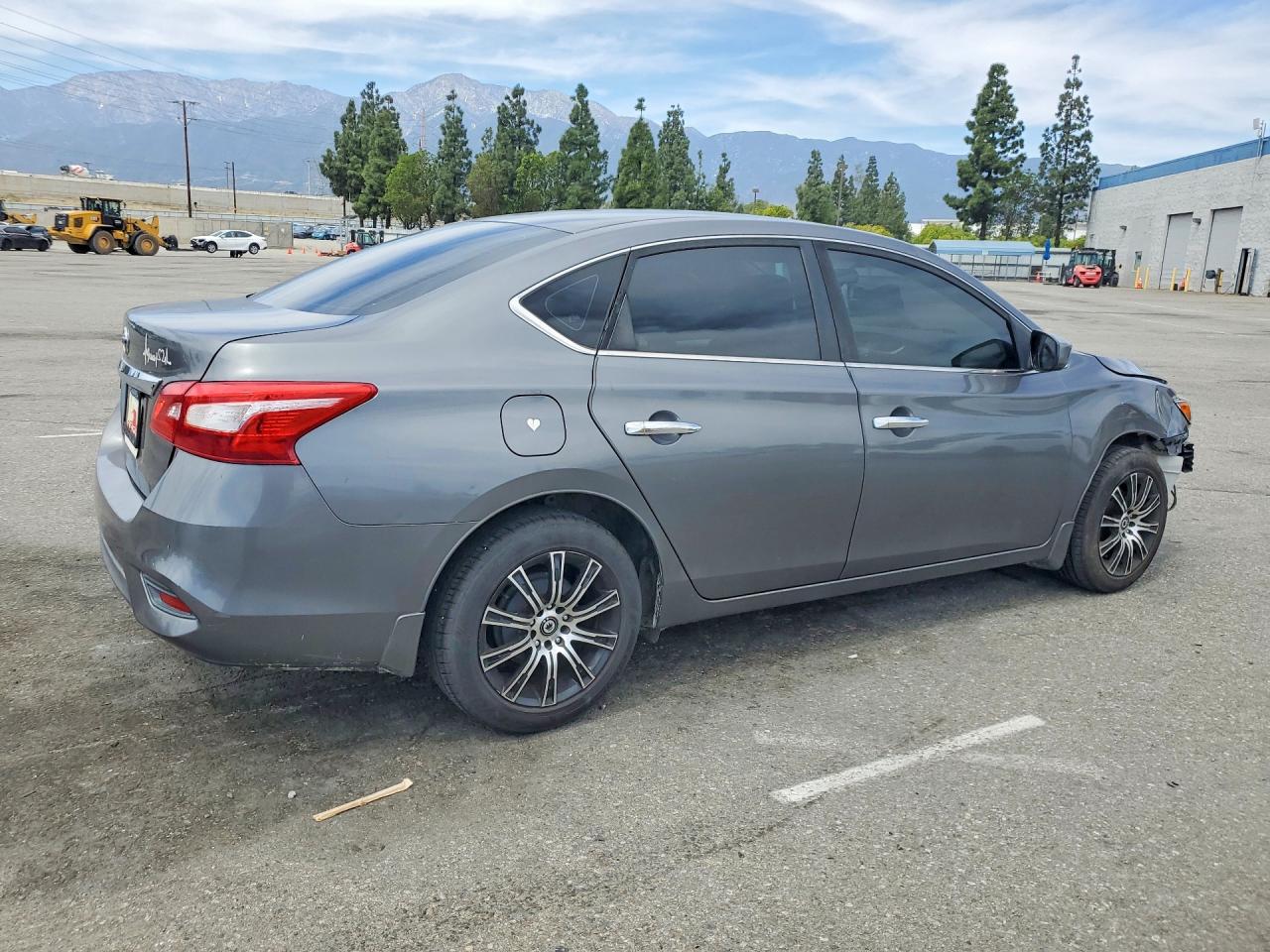 2016 NISSAN SENTRA S photo 3