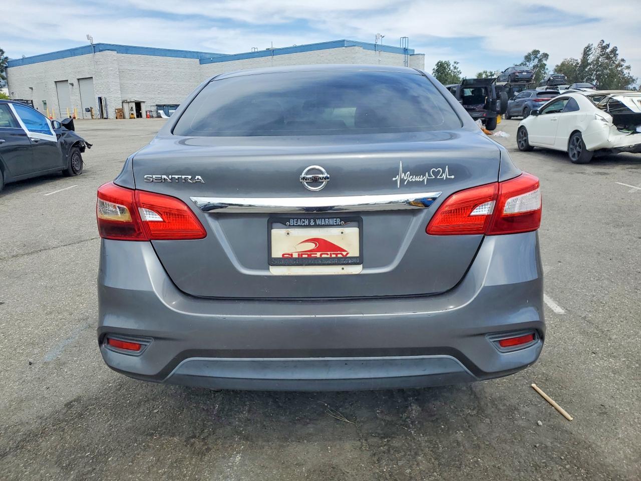 2016 NISSAN SENTRA S photo 6
