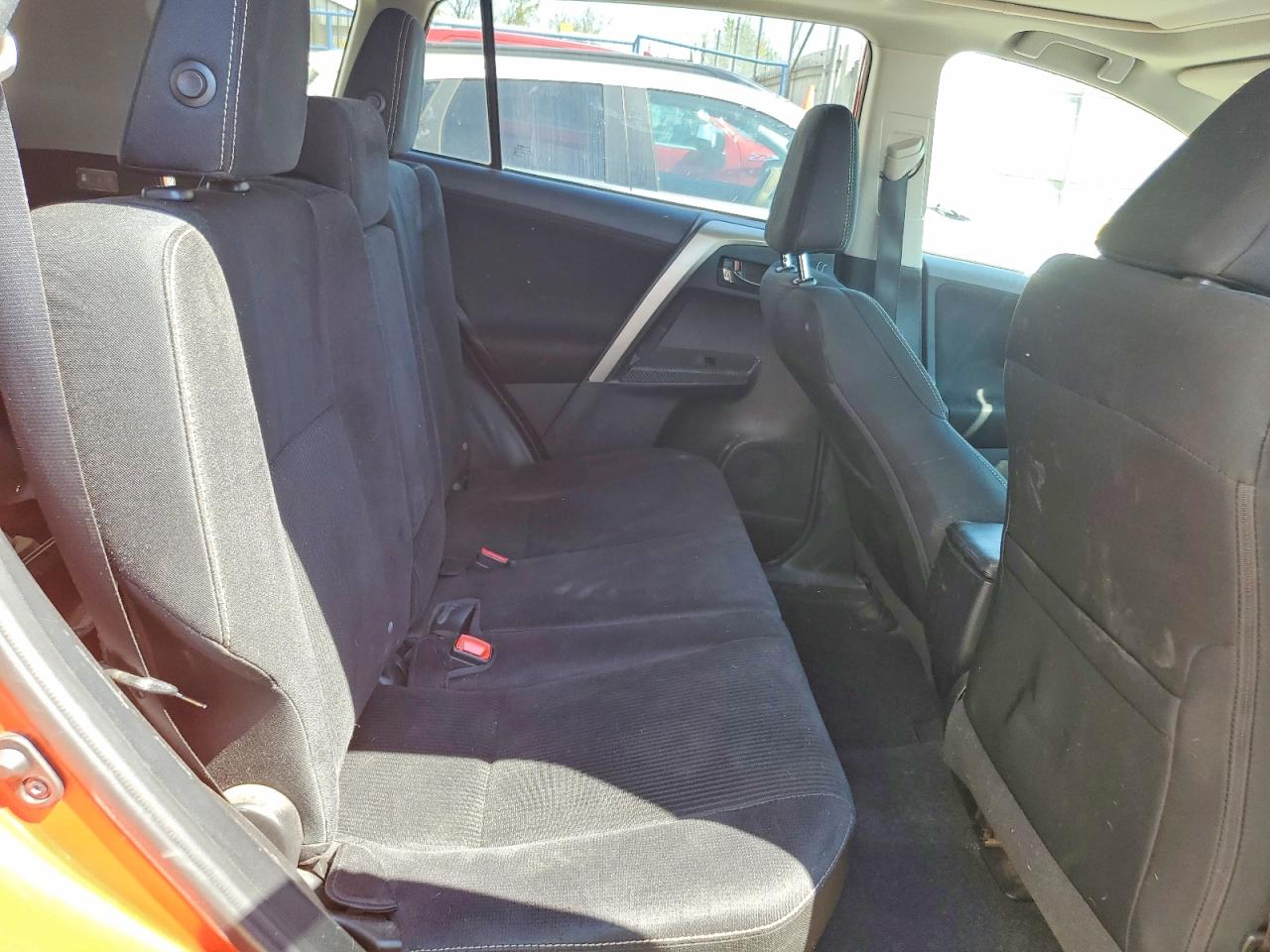 2015 TOYOTA RAV4 XLE photo 21