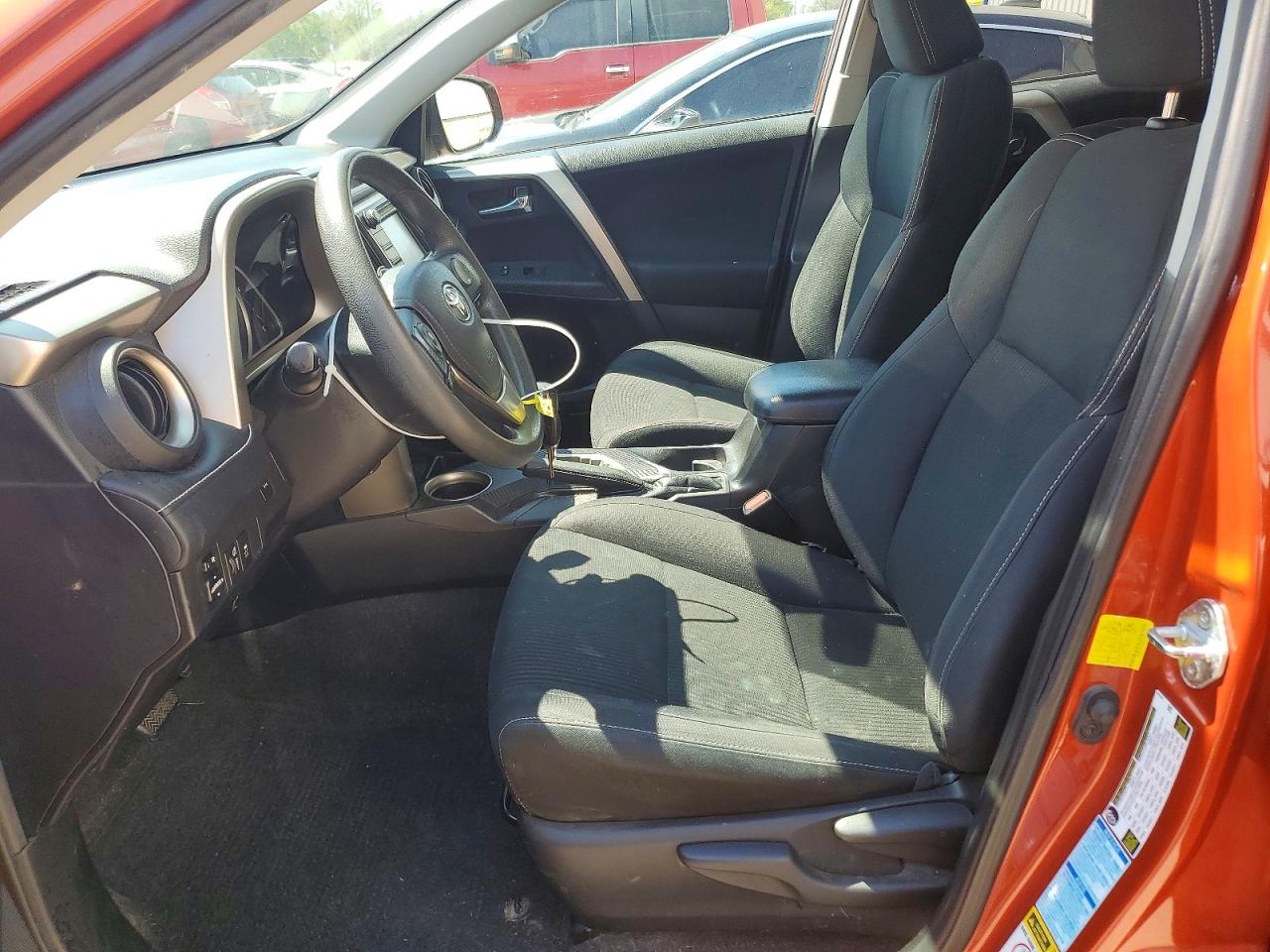 2015 TOYOTA RAV4 XLE photo 13