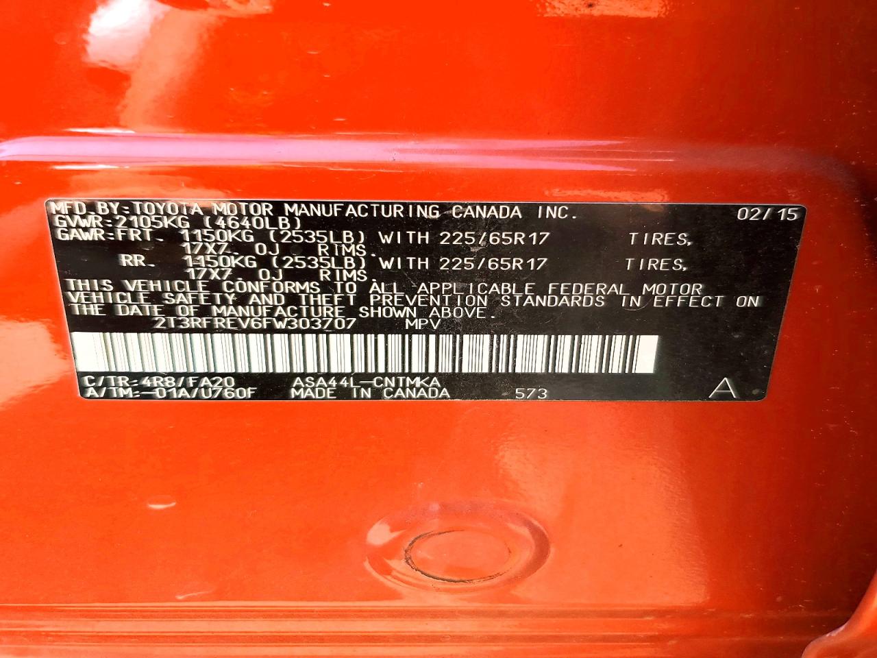 2015 TOYOTA RAV4 XLE photo 25