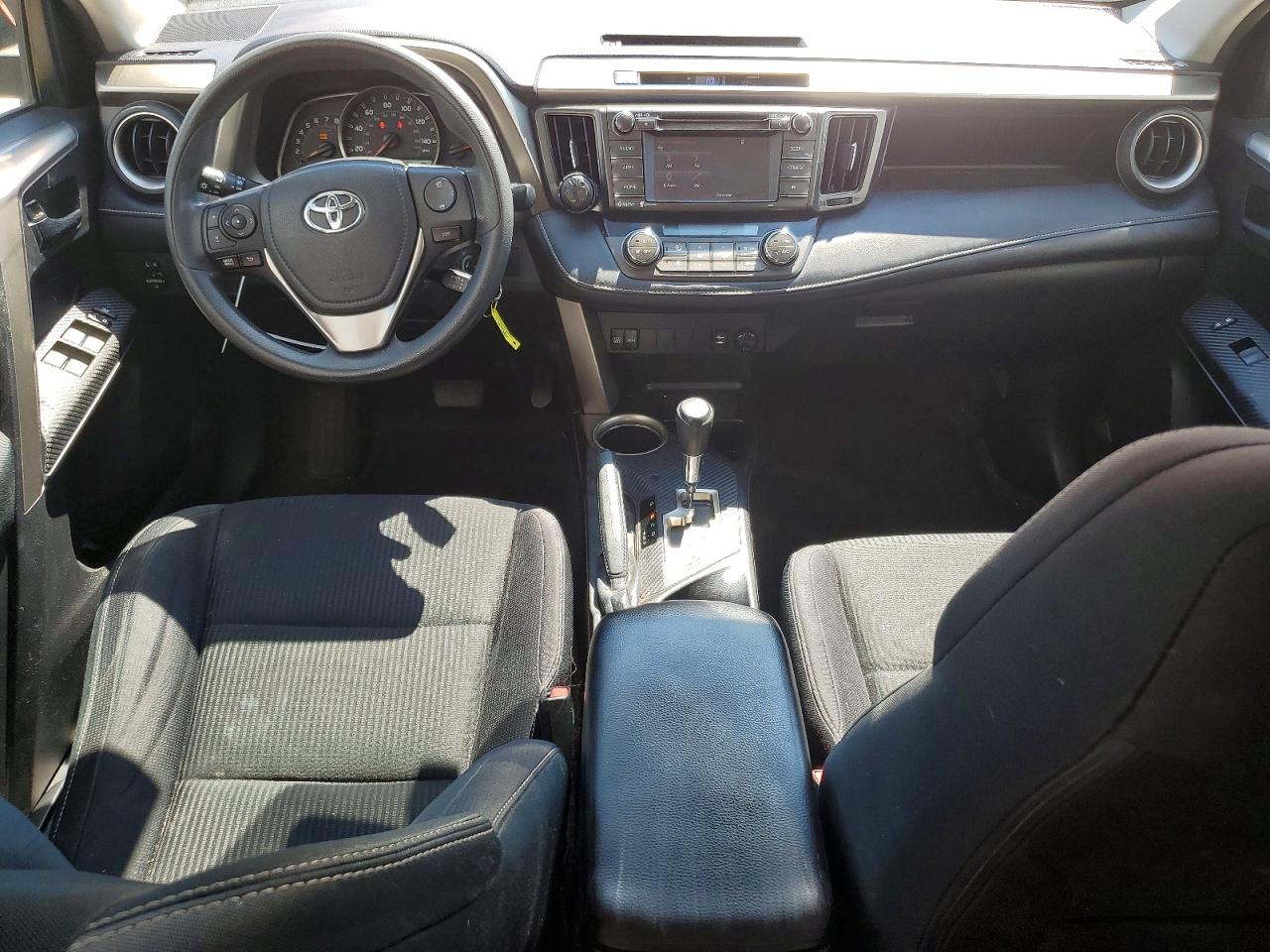 2015 TOYOTA RAV4 XLE photo 15