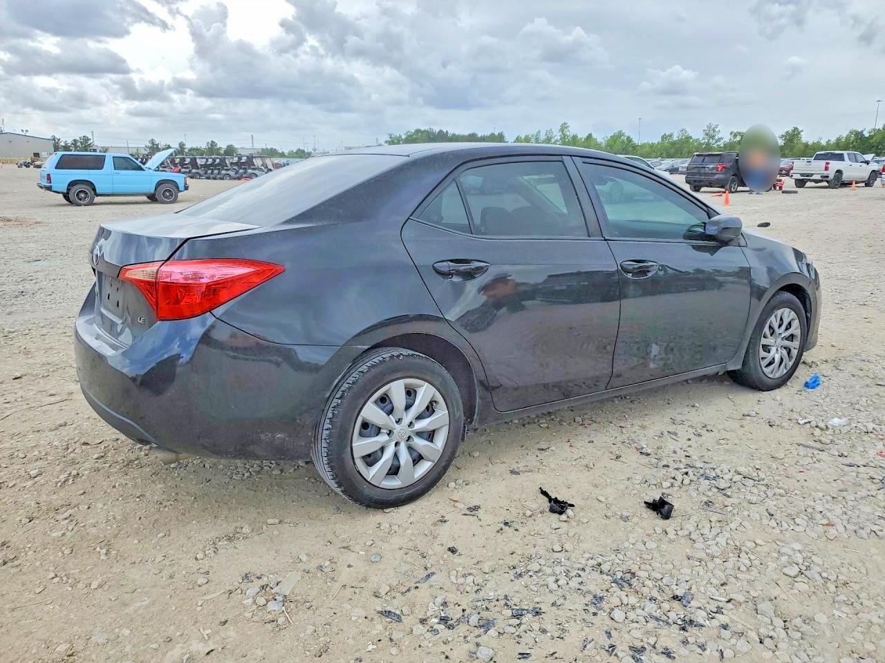 2019 TOYOTA COROLLA LE photo 7