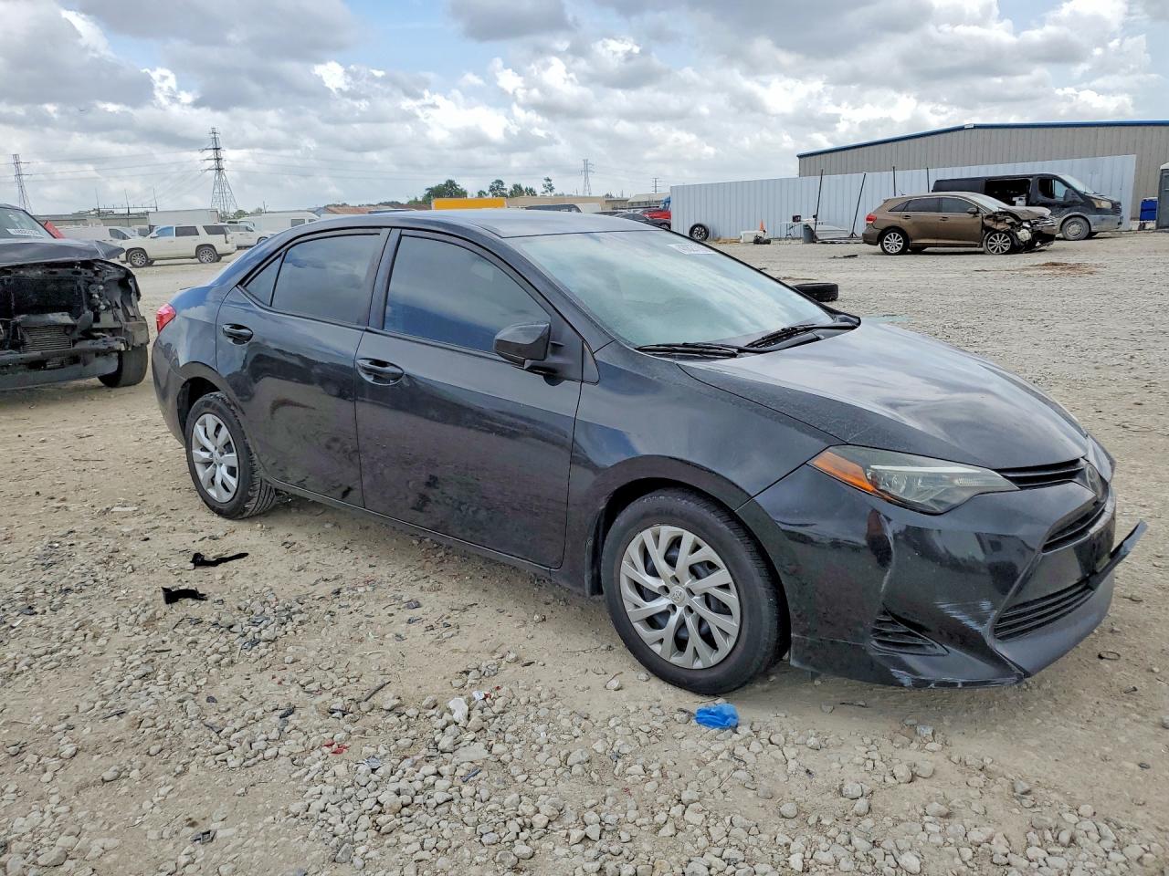 2019 TOYOTA COROLLA LE photo 10