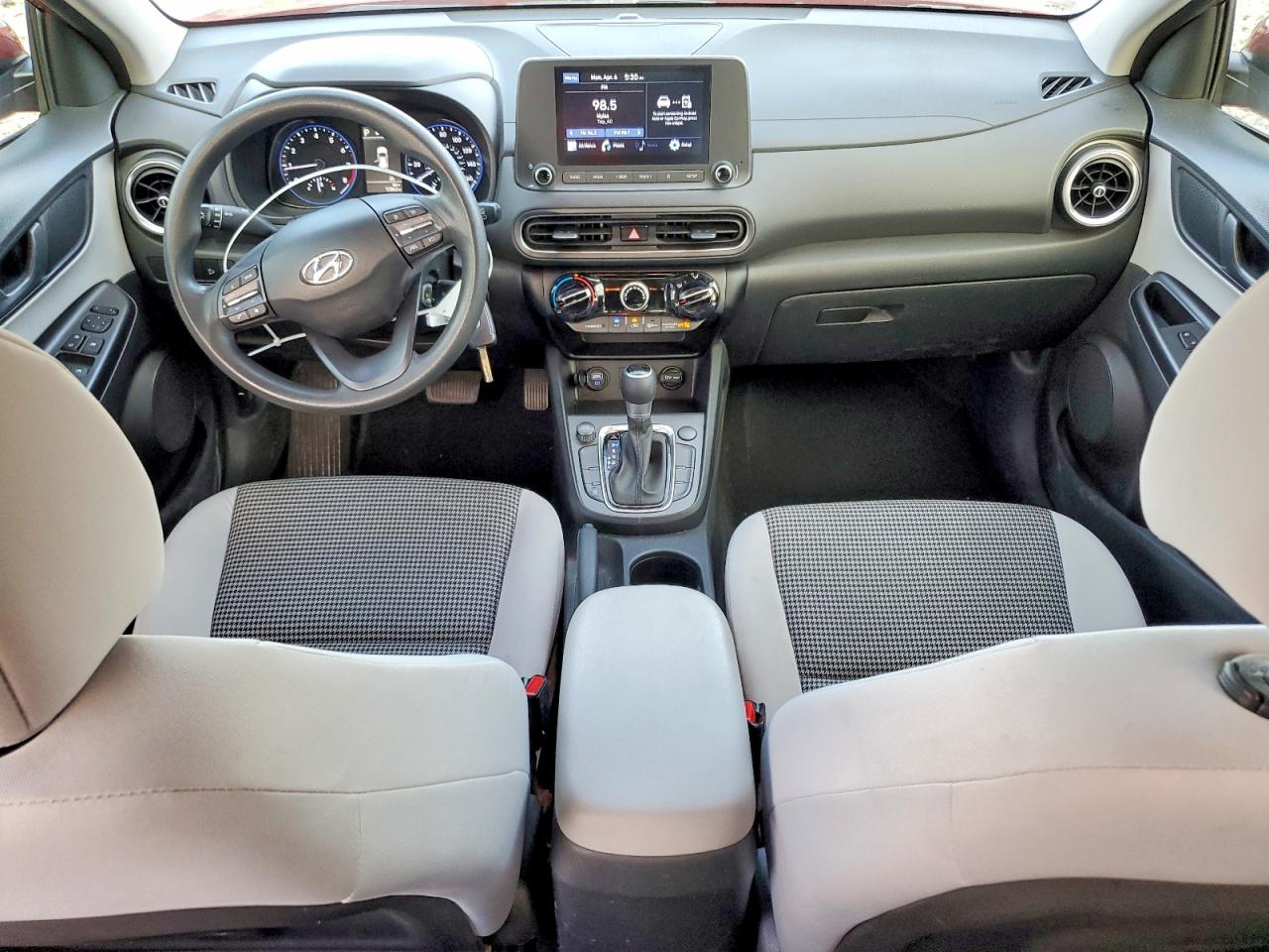 2022 HYUNDAI KONA SE photo 15