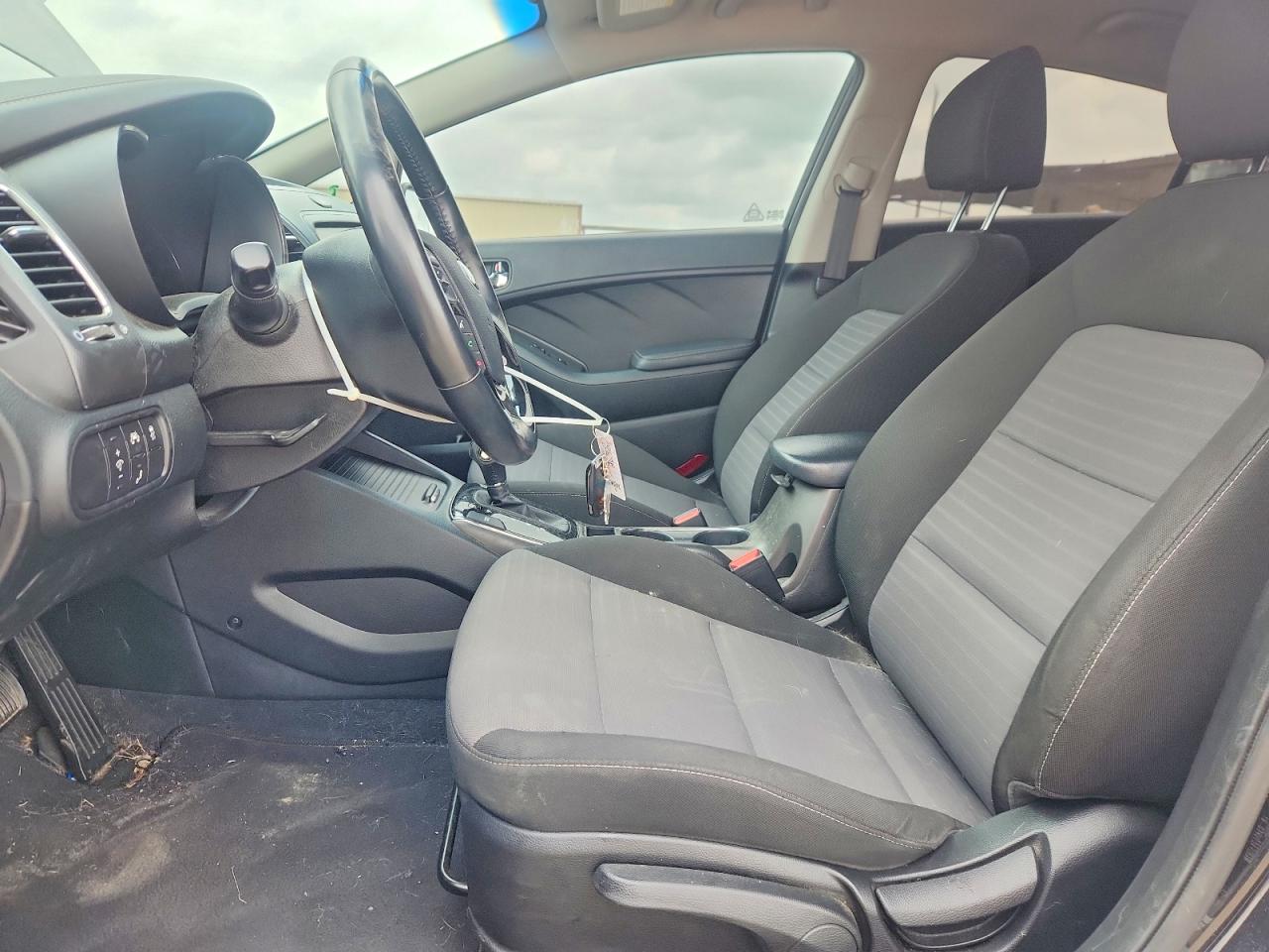 2017 KIA FORTE S photo 13