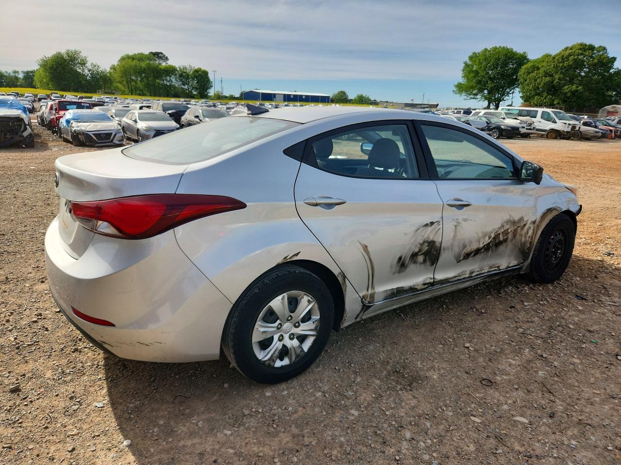 2016 HYUNDAI ELANTRA SE photo 7