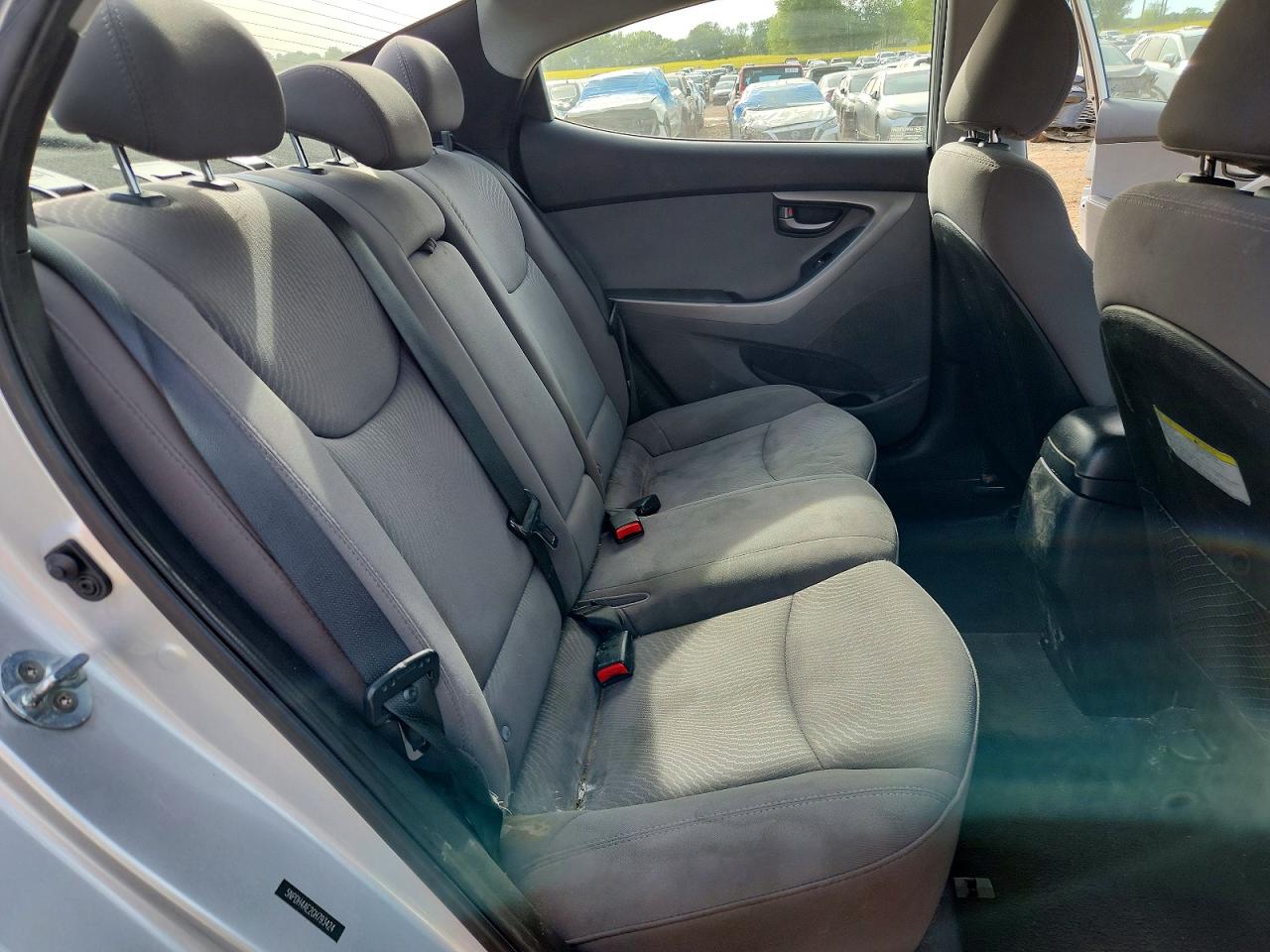 2016 HYUNDAI ELANTRA SE photo 28
