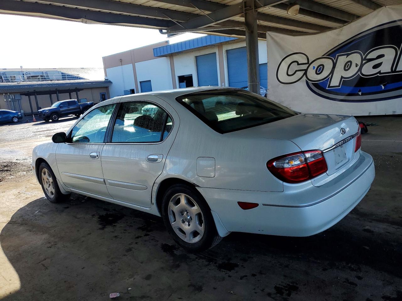 2001 INFINITI I30 BASE photo 3